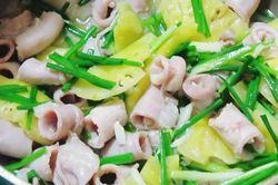 Món ngon mỗi ngày: Lòng lợn xào dứa