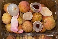 Vải thiều Thanh Hà (Hải Dương) được bán với giá khoảng 120.000 đồng/kg ở Singapore