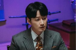 Mỹ nam Lee Hyun Wook vào vai phản diện quá đạt khiến chính mẹ ruột 'ghẻ lạnh'