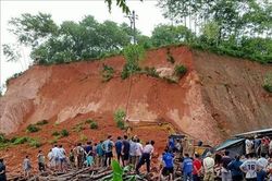 Sạt lở đất khiến một phụ nữ tử vong