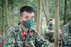 Chiến sỹ lên rừng, nhường doanh trại cho người cách ly tại Bắc Giang