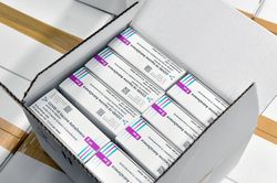 Nhật Bản cân nhắc sử dụng vaccine AstraZeneca cho người trên 60 tuổi