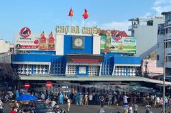 TP.HCM phong tỏa một phần và tìm người từng đến chợ Bà Chiểu