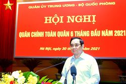 Thủ tướng: Quân đội tiếp tục đi đầu trong phòng chống thiên tai, COVID-19