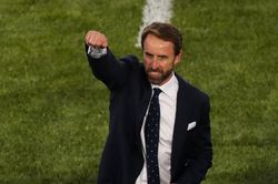 Hạ gục Ukraine, HLV Southgate tuyên bố ... vô địch EURO 2020
