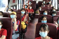 Đoàn 350 cán bộ, sinh viên Đại học Y Hà Nội đến Bình Dương hỗ trợ chống dịch
