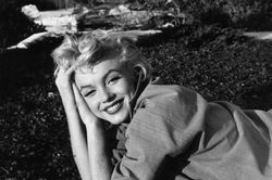Bí ẩn cái chết của Marilyn Monroe: Tự sát hay âm mưu diệt khẩu?