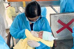 Đón hơn 200 lao động, phụ nữ mang thai từ TP.HCM về Quảng Ngãi