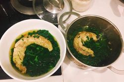 Một tô canh thảm họa 2 người nhận nấu, nhìn kết quả 'đắng lòng' không nuốt nổi