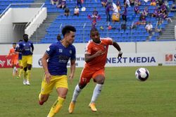 V-League tạm hoãn và câu chuyện ngoại binh
