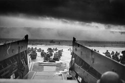 Trùm Hitler 'ăn cú lừa lớn' thế nào trong chiến dịch Normandy?