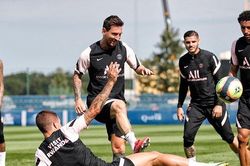 Động thái của Mbappe sau khi gặp Messi trong buổi tập