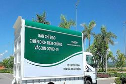 Cận cảnh xe ô tô chuyên dụng tiêm vaccine phòng COVID-19 lưu động trang bị cho CDC Hà Nội