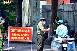 Nam thanh niên uống rượu rồi đánh cán bộ ở chốt kiểm dịch