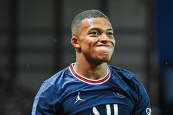 Báo Pháp: 'PSG đòi Real trả 220 triệu euro cho Mbappe'
