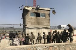 Taliban lập tháp canh quanh toàn bộ các sân bay ở Afghanistan