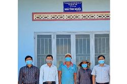 Chư Păh: Bàn giao 'Nhà tình nghĩa' cho hộ nghèo