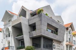 Nhà phố với những bức tường 'xiêu vẹo' giữa Sài Gòn trên báo Mỹ