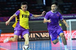 Tuyển futsal Việt Nam tập làm quen sân đấu với Brazil ở World Cup