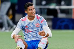 Ronaldo ghi bàn vẫn không gánh nổi M.U