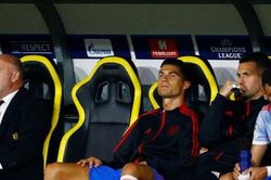 Hành động đẹp của Ronaldo trong ngày MU thua trận