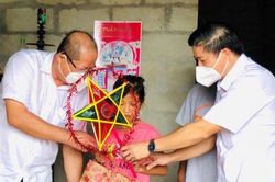 Đời sống Đời sống Trao quà Trung thu cho trẻ em nghèo, khuyết tật có hoàn cảnh khó khăn