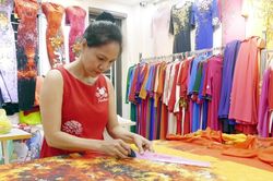 Giữ nét duyên áo dài Việt