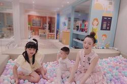 Biệt thự trăm tỷ có cả khu vui chơi cho con của Huyền Baby