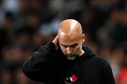 Pep Guardiola thổi bùng sự mâu thuẫn trong chính mình