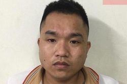Chở bạn gái lúc rạng sáng, gã xăm trổ lộ gói ma túy