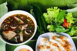 Góc đoán đặc sản: Nhìn rất bánh cuốn nhưng lại là món nổi tiếng của xứ Nghệ