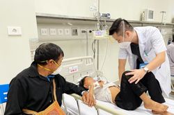 Trẻ bị ngộ độc do ăn quả hồng châu: Cách xử trí kịp thời