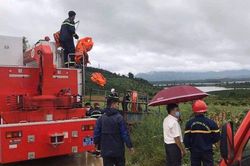 Kon Tum: Lật thuyền trong lúc đi câu cá, 2 người mất tích