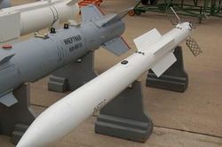 Mỹ ngán tên lửa đối không mới trên Su-57 của Nga