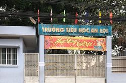 Giáo viên gửi đơn xin nghỉ việc với lý do gây sốc: Người trong cuộc, cơ quan quản lý nói gì?