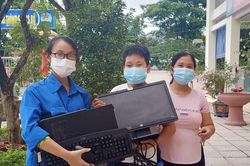 Bộ Giáo dục và Đào tạo tiếp nhận tài trợ đợt 1 chương trình 'Máy tính cho em'