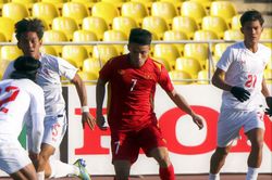 BLV Quang Tùng: Cầu thủ U23 Việt Nam phải bỏ cách đá thiếu văn minh