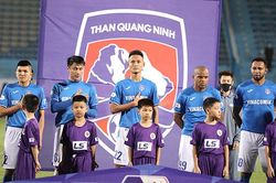 V-League: Ám ảnh 'nghiệp dư lĩnh lương cao'