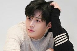 Bê bối tình ái Kim Seon Ho bất ngờ có cái kết đẹp tựa phim 'Hometown Cha-Cha-Cha'