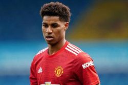 Rashford giận dỗi vì phải ngồi dự bị