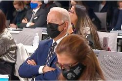 Khoảnh khắc Tổng thống Joe Biden ngủ gật khi dự hội nghị