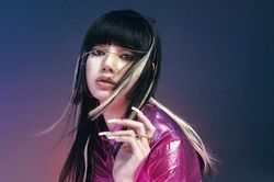 Bản b-side 'ngang ngược' của Lisa chính thứ lọt BXH Billboard Hot 100 cùng kỉ lục đặc biệt