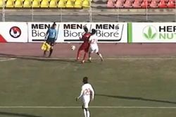 U23 Việt Nam bị chê đá xấu xí, đánh nguội cầu thủ Myanmar
