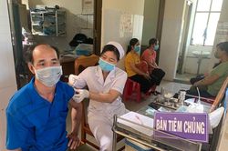 Đạ Tẻh: Tiêm 10.000 liều vắc xin cho người dân