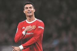 Cristiano Ronaldo: Người hùng hay chỉ là bước lùi của MU?