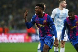 Đánh bại Dinamo Kiev, Barcelona lên nhì bảng