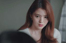Mỗi khi bước vào phòng làm việc của chồng, tôi đều sốc tới mức muốn ngất lịm