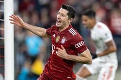 Lewandowski: Chân sút chịu bất công hơn Ronaldo!