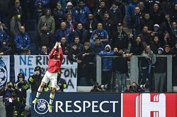 Ronaldo cứu MU mãi được không?
