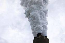 Lượng khí thải carbon toàn cầu tăng trở lại gần mức trước đại dịch